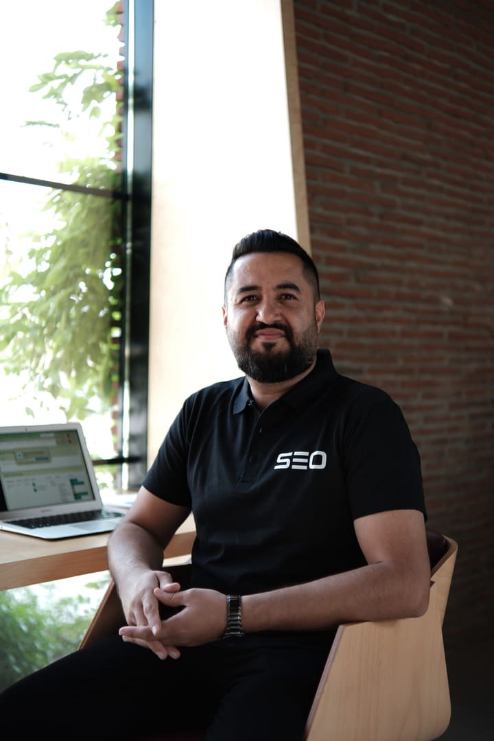 Babrak, CEO / SEO bei seo.ch Babrak, CEO / SEO bei seo.ch